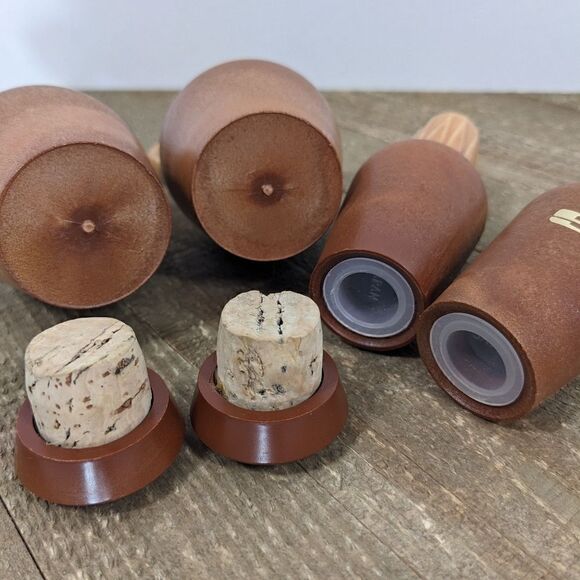 wooden Salt and pepper shakers, olive oil and vinegar set, wood and ceramic - Picture 6 of 6